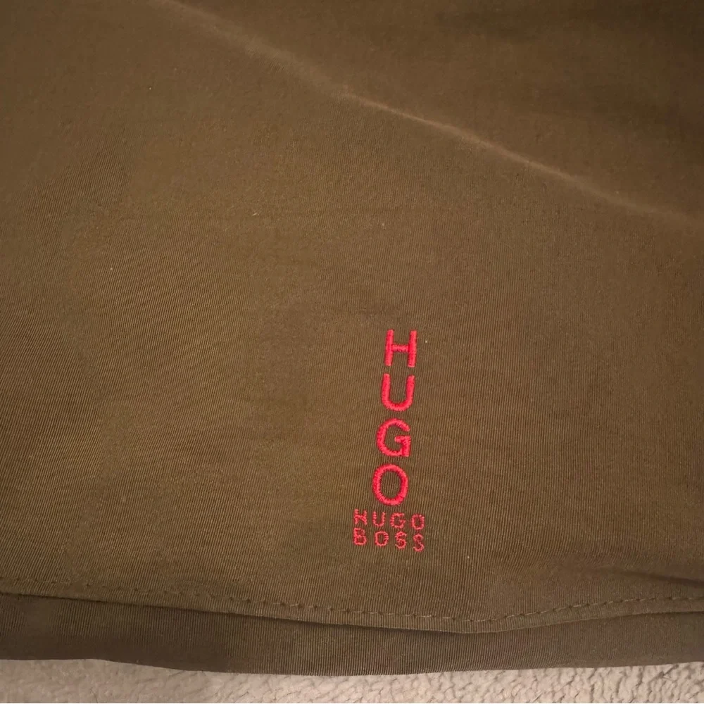 HUGO BOSS Nylon Unisex Messenger Bag Olive Green Red Zip Flap‎ Shoulder Strap